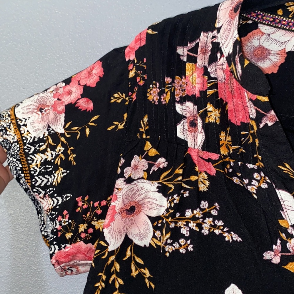 Floral Top - Picture 3 of 5